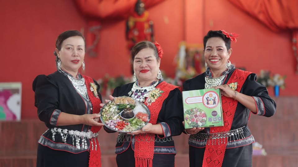 จารุวรรณ ราชลัย